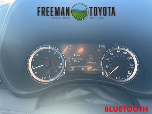 Used 2023 Toyota Highlander LE image 8