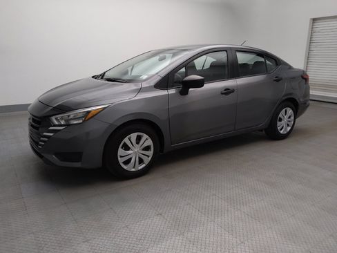 Used 2025 Nissan Versa S FWD image 2
