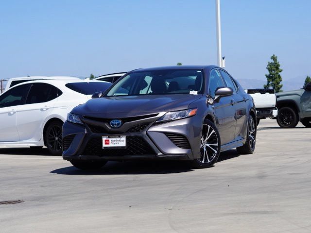 Used 2020 Toyota Camry SE FWD image 4