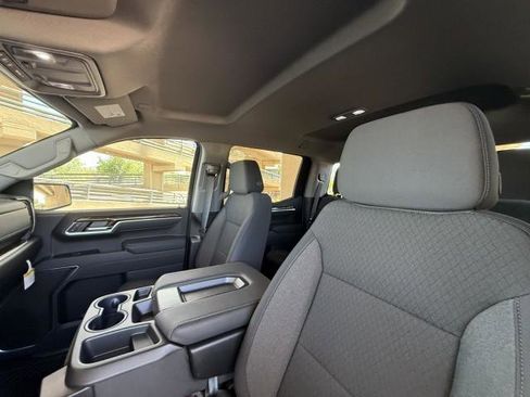 New 2026 GMC Sierra 1500 SLE image 18
