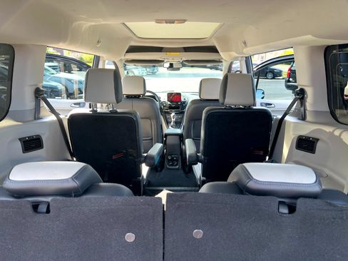 Used 2019 Ford Transit Connect Titanium w/ Titanium Premium Package image 27