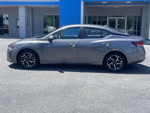 Used 2024 Nissan Sentra SV FWD image 6