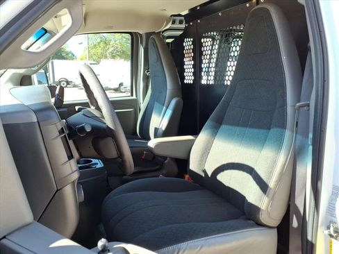 Used 2023 GMC Savana 2500 w/ Driver Convenience Package image 15