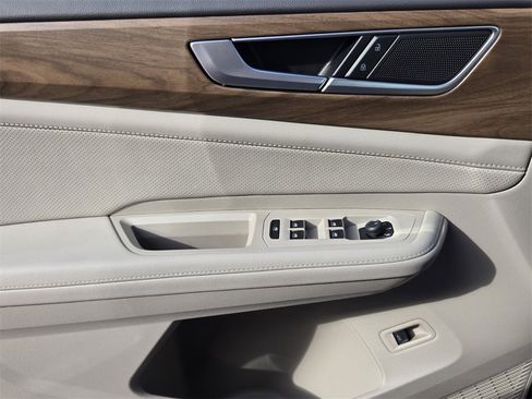 Certified 2025 Volkswagen Atlas SE w/ Black Wheel Package image 27