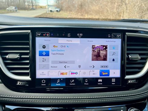 New 2026 Chrysler Pacifica Select w/ S Appearance Package FWD image 26