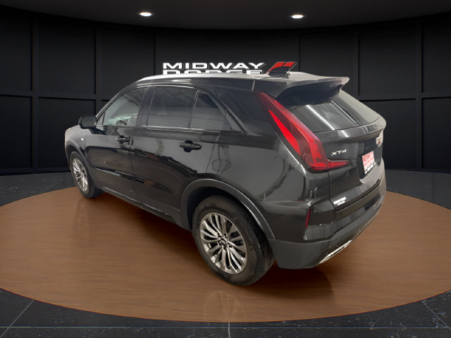 Used 2025 Cadillac XT4 Premium Luxury FWD image 3