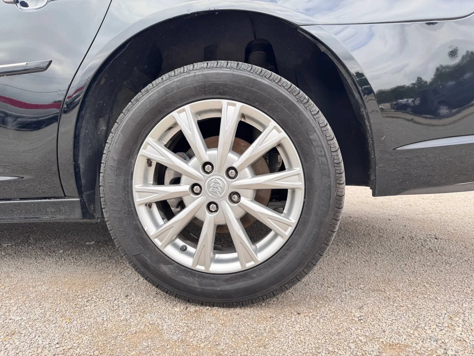 Used 2011 Buick Lucerne CXL FWD image 14