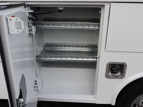 New 2025 Chevrolet Express 3500 w/ Power Convenience Package image 27