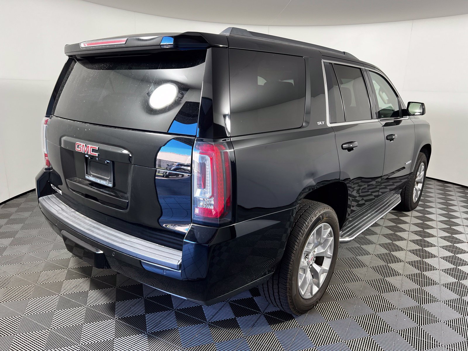 Used 2018 GMC Yukon SLT w/ Open Road Package AWD/4WD image 5