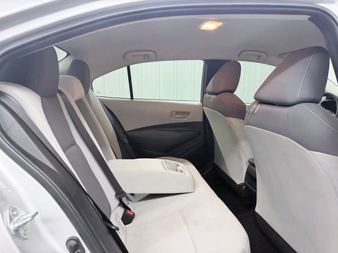 Used 2022 Toyota Corolla LE FWD image 31