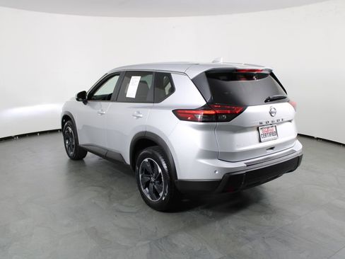 Certified 2025 Nissan Rogue SV image 4