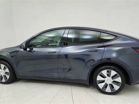 Used 2024 Tesla Model Y Long Range image 4
