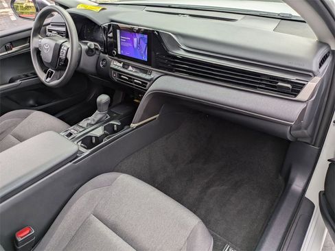 Used 2025 Toyota Camry LE image 30