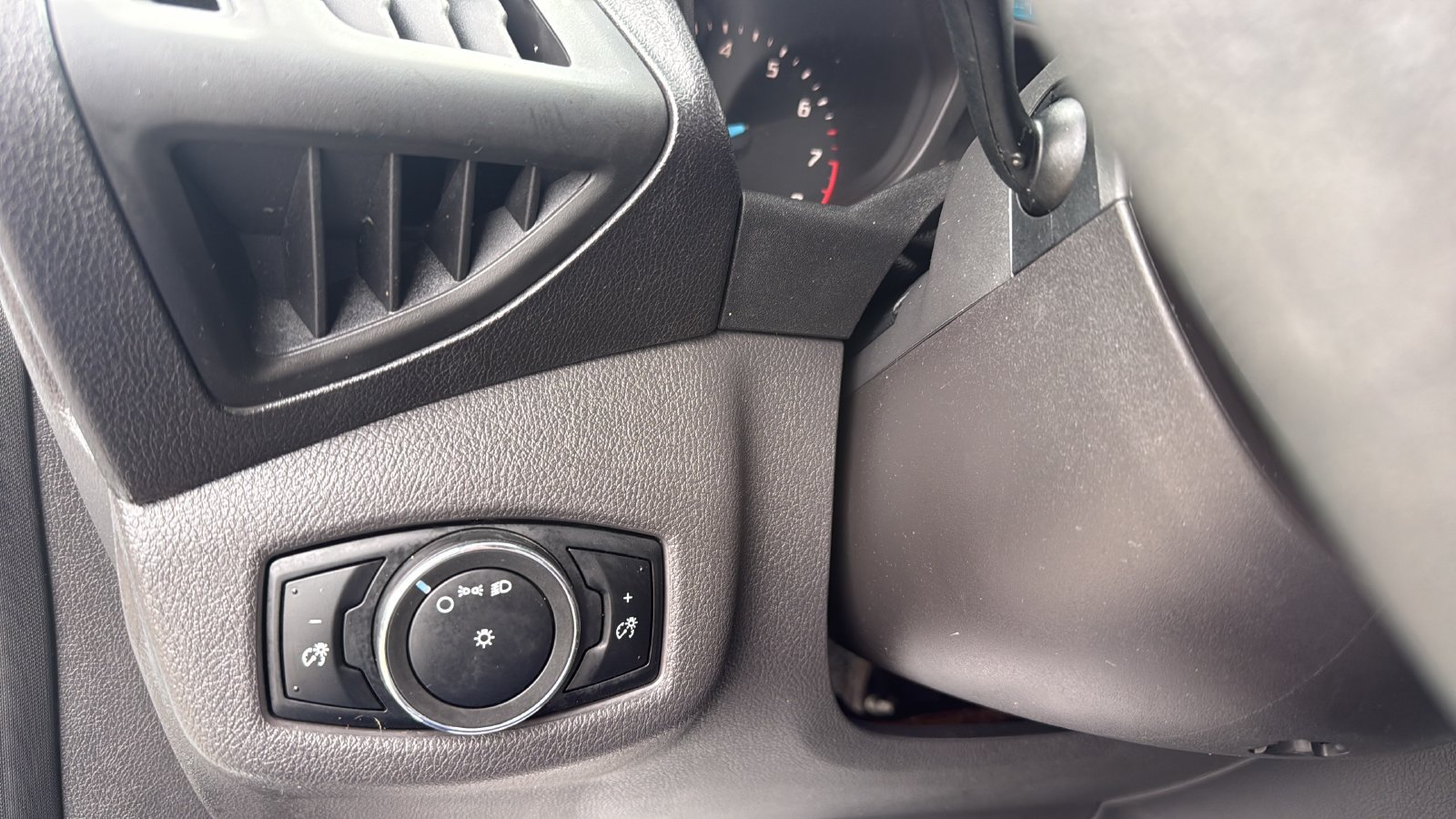 Used 2015 Ford Transit Connect XL FWD image 7