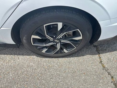 Used 2024 Hyundai Sonata SEL FWD image 14