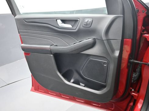 Certified 2023 Ford Escape ST-Line Elite AWD/4WD image 5