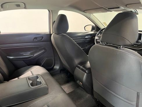 Used 2024 Nissan Altima 2.5 SV image 14