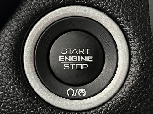 Used 2023 RAM 1500 Laramie AWD/4WD image 33
