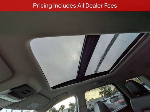 Used 2024 Nissan Pathfinder SL w/ SL Premium Package FWD image 22