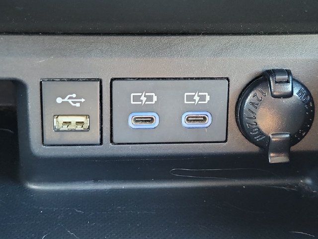 Used 2022 Toyota Highlander XLE AWD/4WD image 21