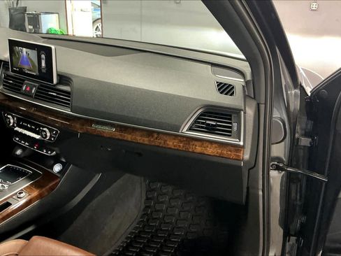 Used 2018 Audi Q5 Premium Plus w/ Premium Plus Package image 18