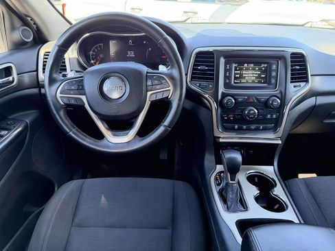 Used 2016 Jeep Grand Cherokee Laredo w/ Quick Order Package 23E AWD/4WD image 2
