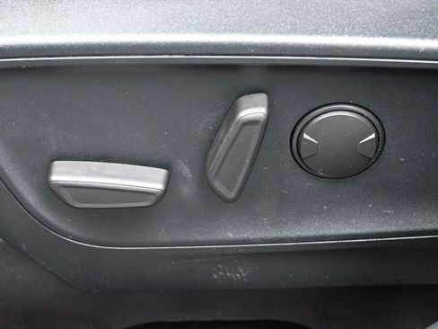 Used 2020 Ford Escape Titanium w/ Titanium Premium Package 2.0 image 10