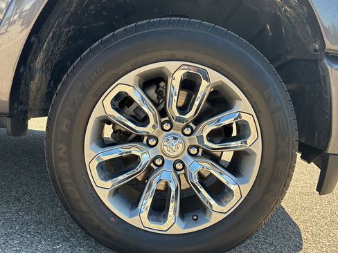 Used 2020 RAM 1500 Laramie w/ Sport Appearance Package AWD/4WD image 19