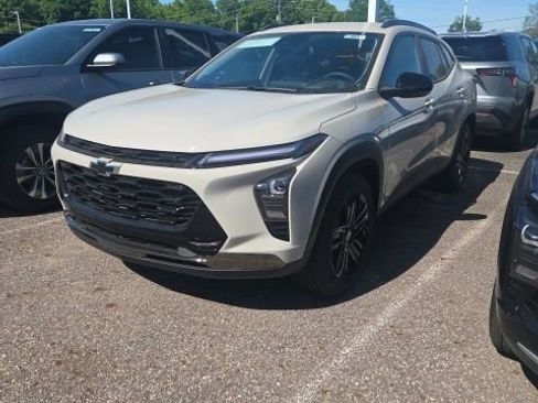 New 2026 Chevrolet Trax ACTIV w/ Driver Confidence Package FWD image 2