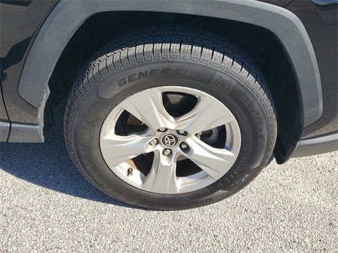 Used 2020 Toyota RAV4 XLE image 7