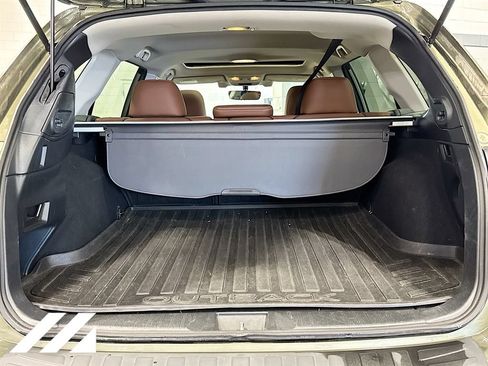 Used 2018 Subaru Outback 2.5i Touring AWD/4WD image 29