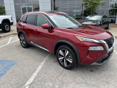 Used 2023 Nissan Rogue SL w/ SL Premium Package FWD image 31