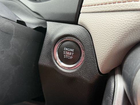 Used 2025 Toyota RAV4 XLE FWD image 30