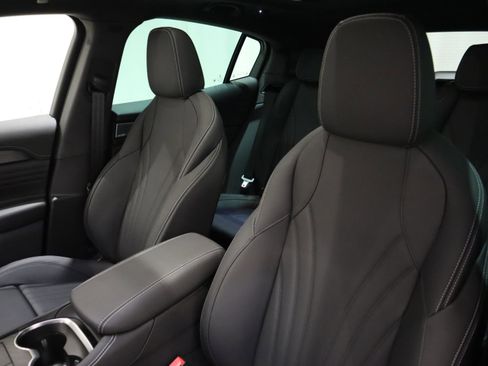 New 2025 Maserati Grecale GT image 23