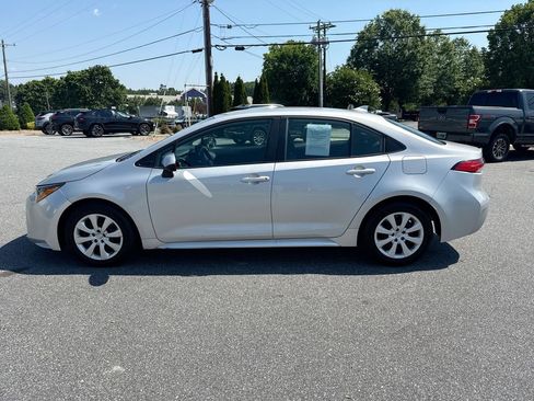 Used 2024 Toyota Corolla LE FWD image 4