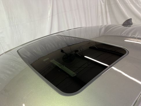 Used 2018 Chevrolet Cruze LT image 16