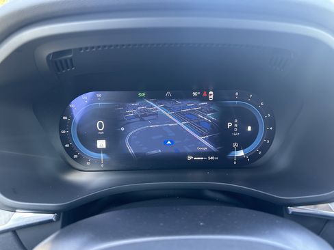 Used 2025 Volvo XC60 B5 Plus image 22