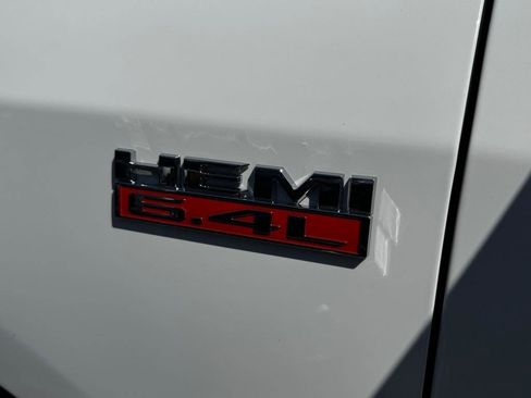 Used 2022 RAM 3500 Tradesman w/ Chrome Appearance Group AWD/4WD image 11