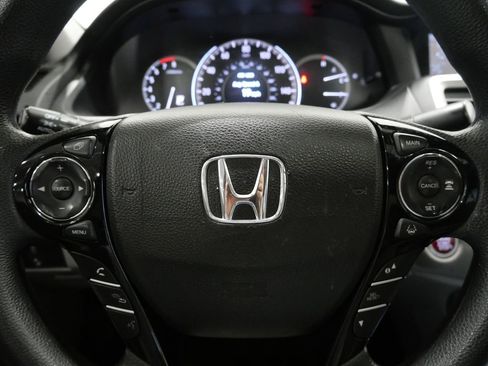 Used 2016 Honda Accord EX image 17