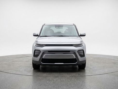 Used 2025 Kia Soul LX w/ LX Technology Package FWD image 2