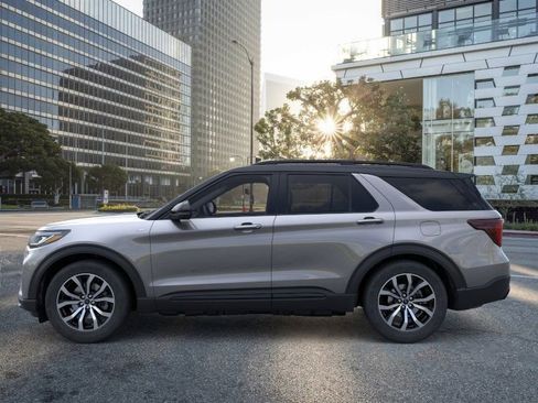 New 2025 Ford Explorer ST-Line w/ Premium Package RWD image 4