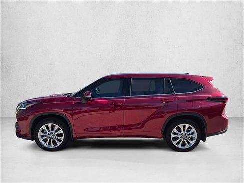 Used 2024 Toyota Highlander Limited FWD image 8