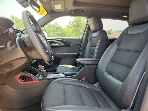 Used 2023 Chevrolet TrailBlazer RS w/ Sun and Liftgate Package FWD image 12