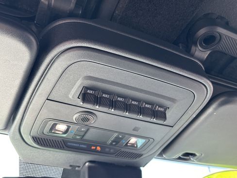 Used 2024 Ford Bronco Black Diamond image 19