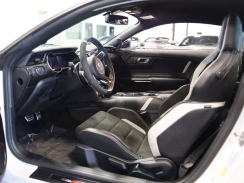 Used 2021 Ford Mustang Shelby GT500 w/ Carbon Fiber Track Pack RWD image 16