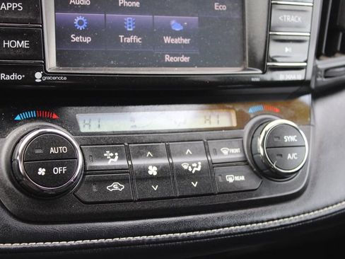 Used 2018 Toyota RAV4 XLE image 38