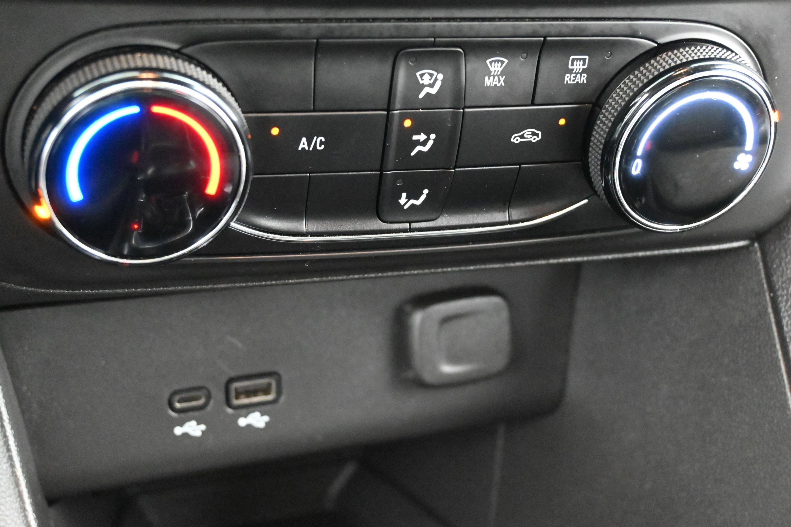 Used 2024 Buick Encore GX Preferred FWD image 19