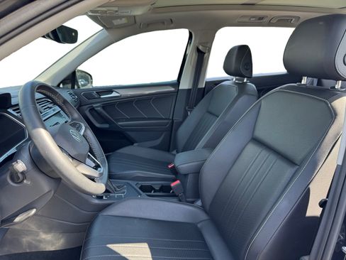 Used 2023 Volkswagen Tiguan SE FWD image 9