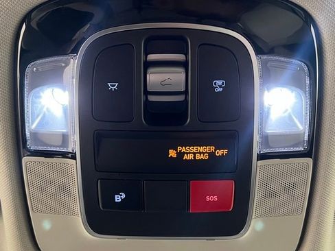 Used 2025 Hyundai Tucson Limited AWD/4WD image 37