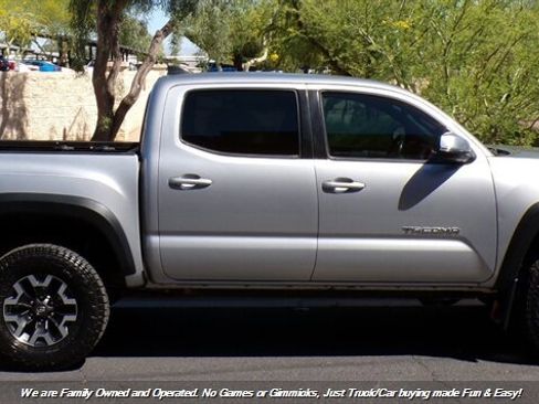Used 2020 Toyota Tacoma TRD Off-Road image 5
